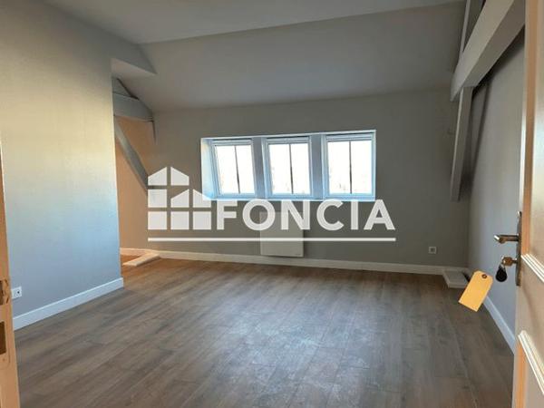 Location Appartement 3 pièces 62 m² - 2 RUE JEAN MOULIN - APT 301 Saintes 17100