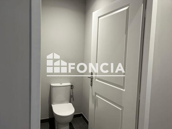 Location Appartement 3 pièces 62 m² - 2 RUE JEAN MOULIN - APT 301 Saintes 17100