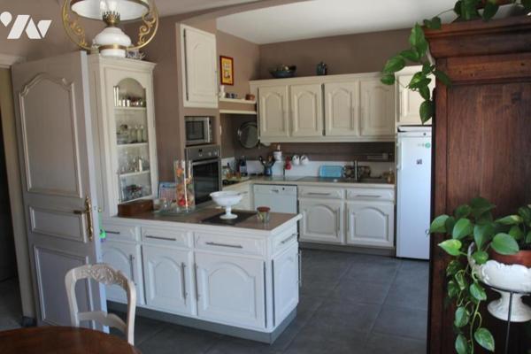 NIORT RECOUVRANCE, TRES BELLE MAISON DE CARACTERE DE 265M2 HABITABLE AVC PISCINE