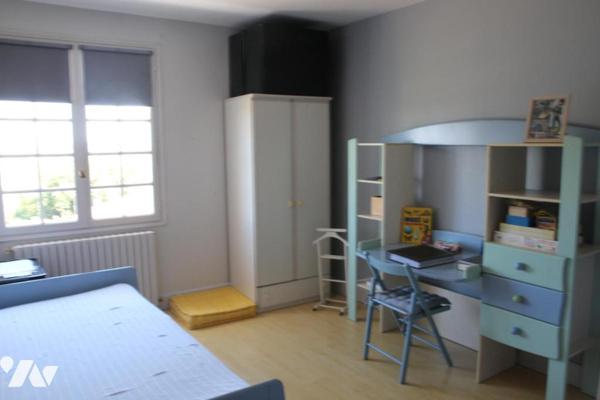 NIORT RECOUVRANCE, TRES BELLE MAISON DE CARACTERE DE 265M2 HABITABLE AVC PISCINE