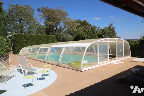 NIORT RECOUVRANCE, TRES BELLE MAISON DE CARACTERE DE 265M2 HABITABLE AVC PISCINE