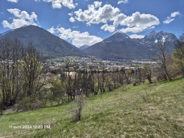 Terrain Constructible proche Centre Ville calme nature