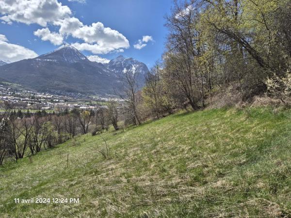 Terrain Constructible proche Centre Ville calme nature