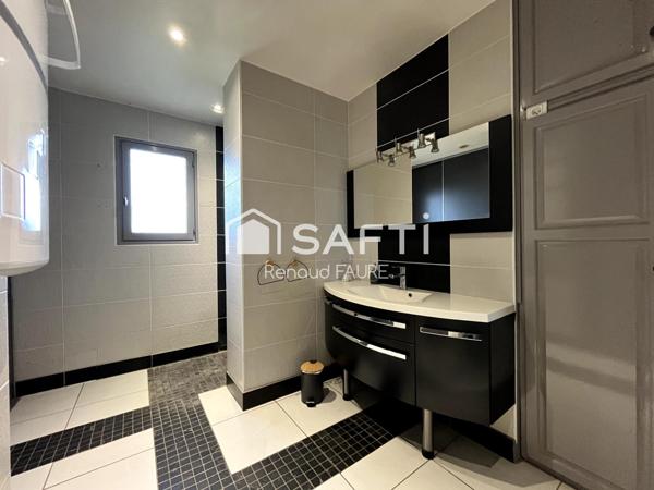 Maison T7 de 200m² avec nombreuse dépendance sur plus de 8400m² de terrain