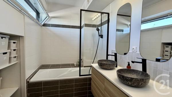 Appartement T4 à vendre  4 pièces - 86,90 m 2   VANNES  - 56