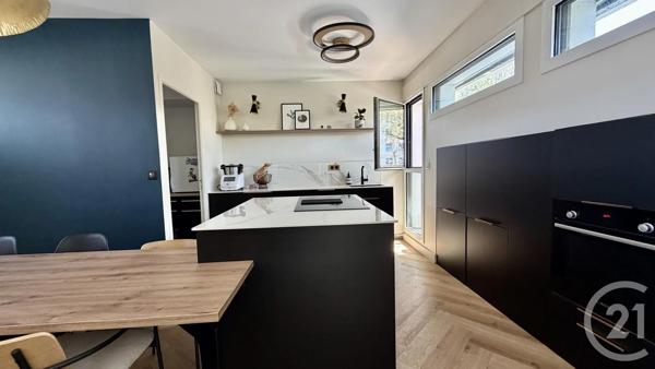 Appartement T4 à vendre  4 pièces - 86,90 m 2   VANNES  - 56