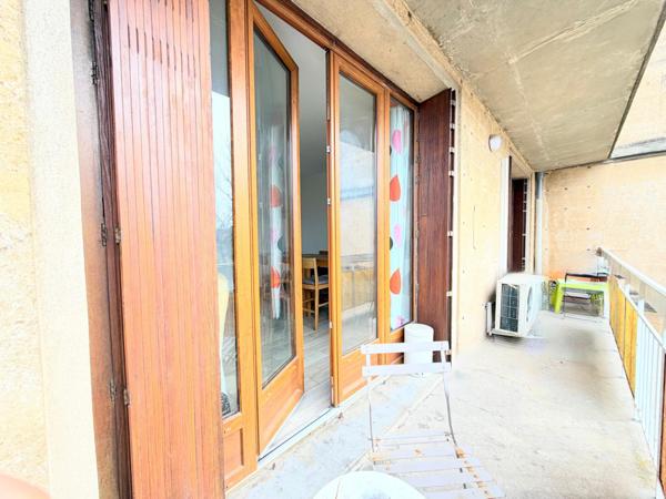 Appartement 98m2, 3 chambres, Balcon!