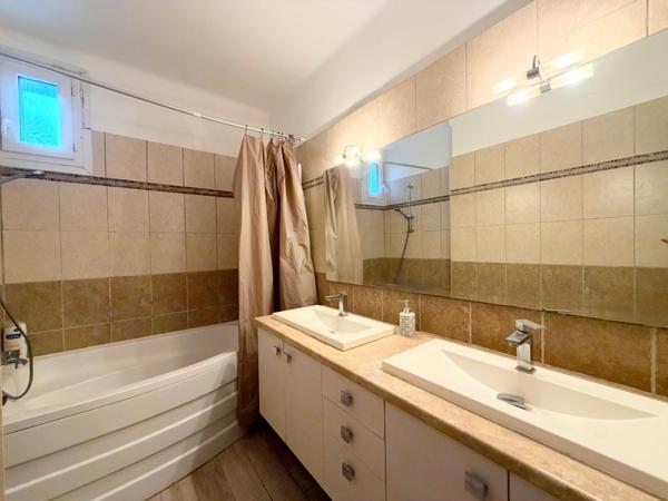 Appartement 98m2, 3 chambres, Balcon!