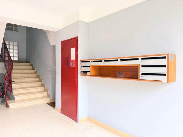 Appartement 98m2, 3 chambres, Balcon!