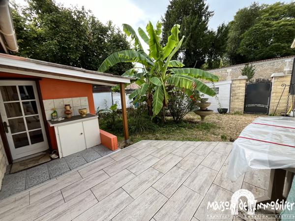 Vente Maison de plain-pied - 3 pièces - 78m² - Jardin clos et combles aménageables - Aux portes de COGNAC