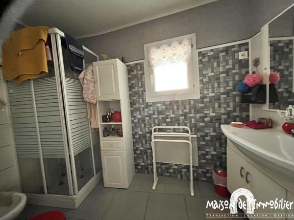 Vente Maison de plain-pied - 3 pièces - 78m² - Jardin clos et combles aménageables - Aux portes de COGNAC