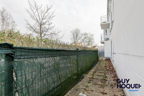 Appartement 3 pièces de 56 m² , terrasse, box et place de parking à vendre à LIEUSAINT (77127).