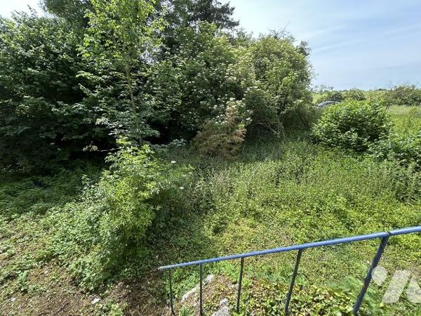ancienne maison éclusière à rénover avec jardin et garage
