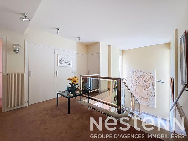 SAINT BONNET DE MURE LE HAUT - VILLA D'ARCHITECTE DE 230 m² et 7 chambres sur terrain de 2500 m²