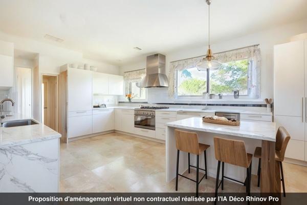 SAINT BONNET DE MURE LE HAUT - VILLA D'ARCHITECTE DE 230 m² et 7 chambres sur terrain de 2500 m²