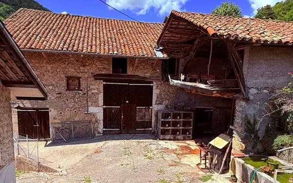 Maison à vendre    4 pièces • 91,86 m2 Saint-Étienne-de-Crossey