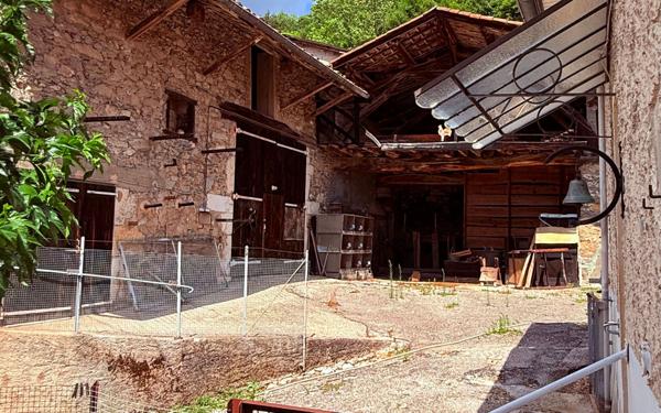 Maison à vendre    4 pièces • 91,86 m2 Saint-Étienne-de-Crossey