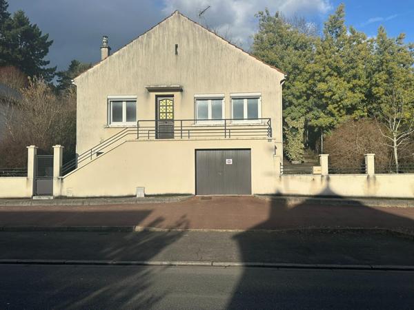 Pavillon sur sous-sol, 90 m², 5 pièces, 2 chambres et terrain 903 m².