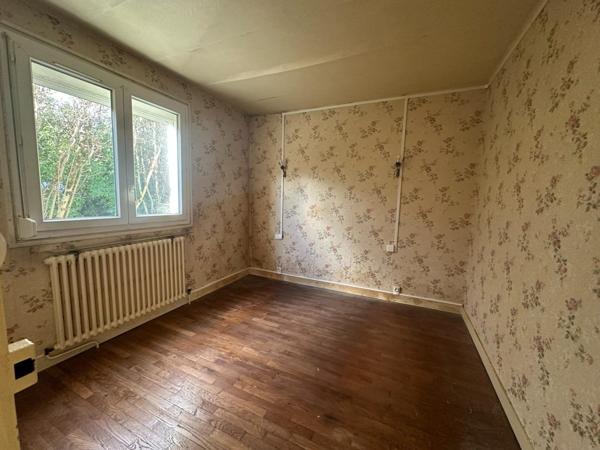 Pavillon sur sous-sol, 90 m², 5 pièces, 2 chambres et terrain 903 m².