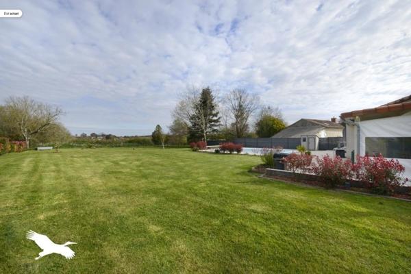 Maison à vendre |  Nanteuil-en-Vallée |  10 pièces | 338,8 m²