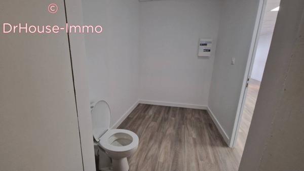 Commerce à louer 1 pièce de 65 m²