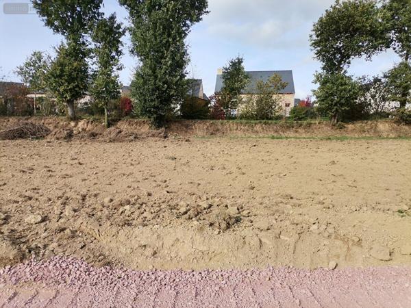 Terrain à Batir à vendre à Iffendic en Ille-et-Vilaine (35750), ref : 048-V705M