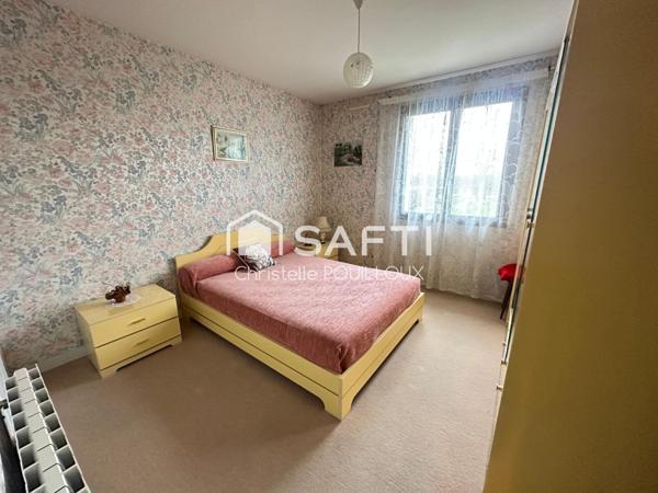 Maison familiale, 3 chambres, bureau, vaste garage