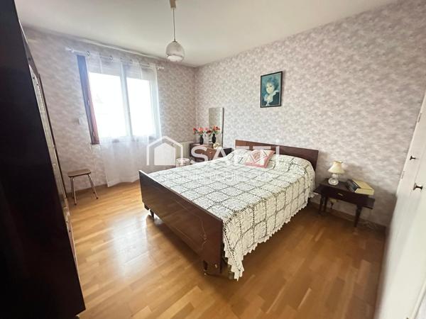 Maison familiale, 3 chambres, bureau, vaste garage