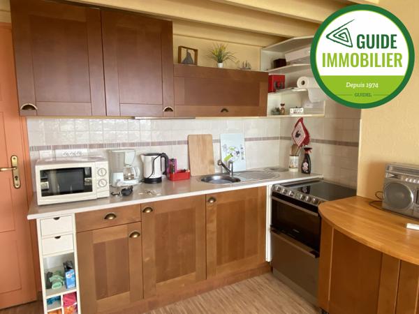 SOUS COMPROMIS DE VENTE. APPARTEMENT T3 VUE MER DANS RESIDENCE AVEC PISCINE A GUIDEL-PLAGES