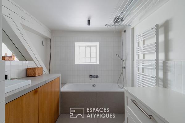 Loft au calme sur cour avec terrasse à proximité du Canal St Martin