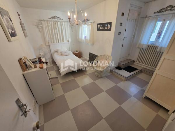 Maison de 237.83 m² avec piscine Grande maison avec piscine au cœur d’Issoudun
