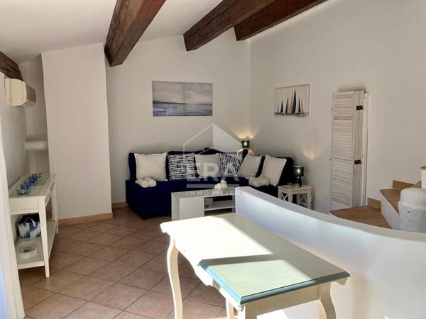 A LOUER 84160 CUCURON MAISON MEUBLEE 4 PIÈCES D'ENVIRON 120M² AVEC TERRASSE