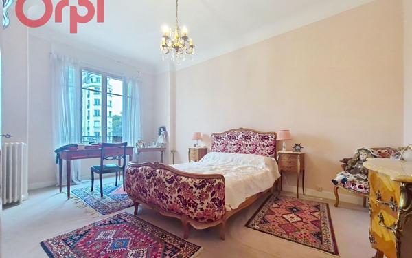 Appartement à vendre    6 pièces • 253,90 m2 Vichy