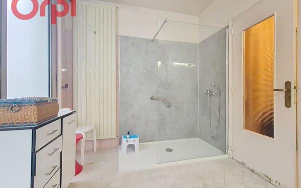 Appartement à vendre    6 pièces • 253,90 m2 Vichy