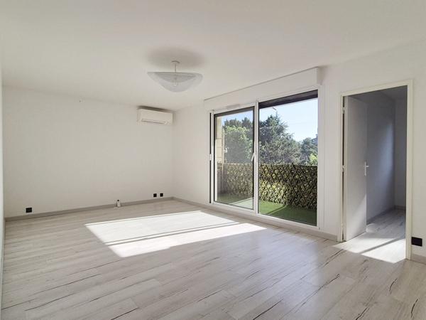 GRADIGNAN MAIRIE -APT DE TYPE 2 AVEC LOGGIA
