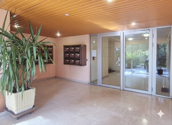 GRADIGNAN MAIRIE -APT DE TYPE 2 AVEC LOGGIA