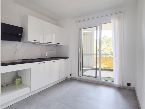 GRADIGNAN MAIRIE -APT DE TYPE 2 AVEC LOGGIA