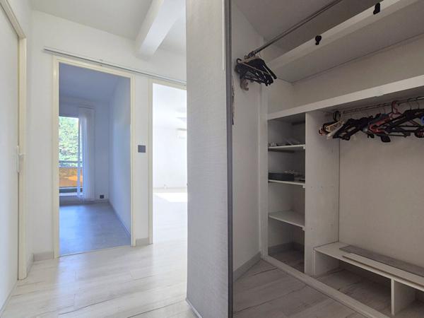 GRADIGNAN MAIRIE -APT DE TYPE 2 AVEC LOGGIA