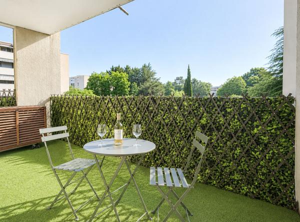 GRADIGNAN MAIRIE -APT DE TYPE 2 AVEC LOGGIA