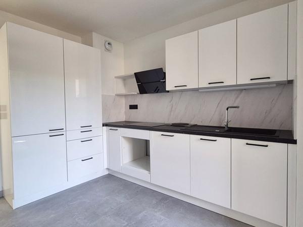 GRADIGNAN MAIRIE -APT DE TYPE 2 AVEC LOGGIA