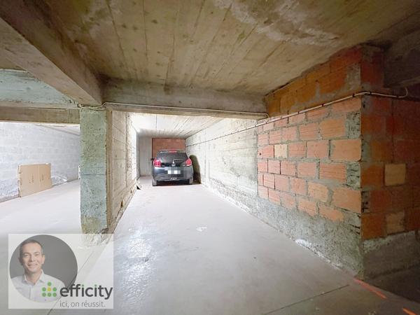 Parking
        
        - 27 m² 39 900 € *