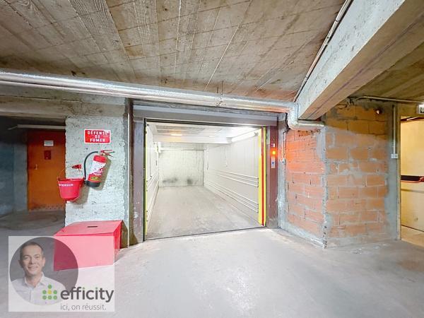Parking
        
        - 27 m² 39 900 € *