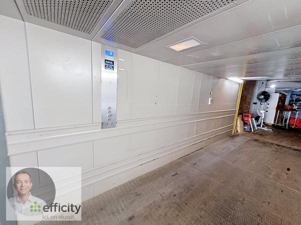 Parking
        
        - 27 m² 39 900 € *