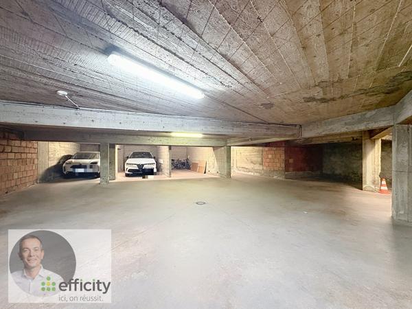 Parking
        
        - 27 m² 39 900 € *
