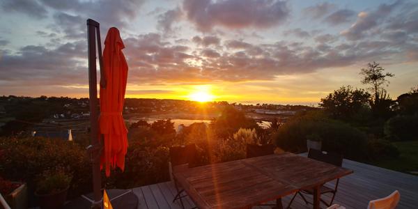 Plougasnou (29630) Plougasnou en impasse, maison 4ch rénovée en 2020, pleine vue sur le Port du Diben et la mer.