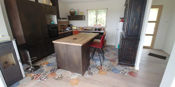 Plougasnou (29630) Plougasnou en impasse, maison 4ch rénovée en 2020, pleine vue sur le Port du Diben et la mer.