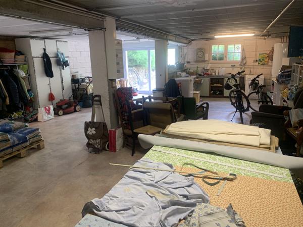 Plougasnou (29630) Plougasnou en impasse, maison 4ch rénovée en 2020, pleine vue sur le Port du Diben et la mer.