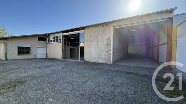 à vendre  873,51 m 2   GAP  - 05
