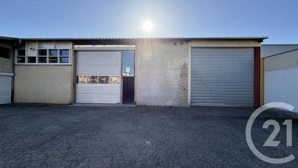 à vendre  873,51 m 2   GAP  - 05