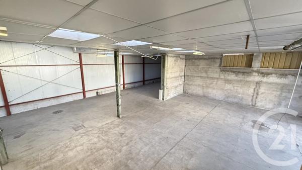 à vendre  873,51 m 2   GAP  - 05